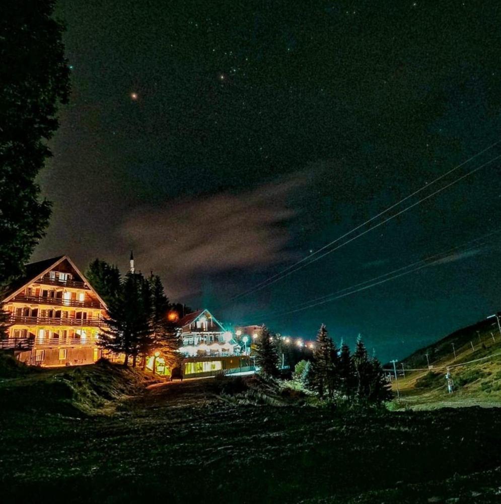 Hotel Arena - Teteks Popova Shapka Екстер'єр фото